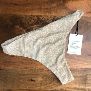 🌺SOLD🌺 Acacia light snake Brazil bottom